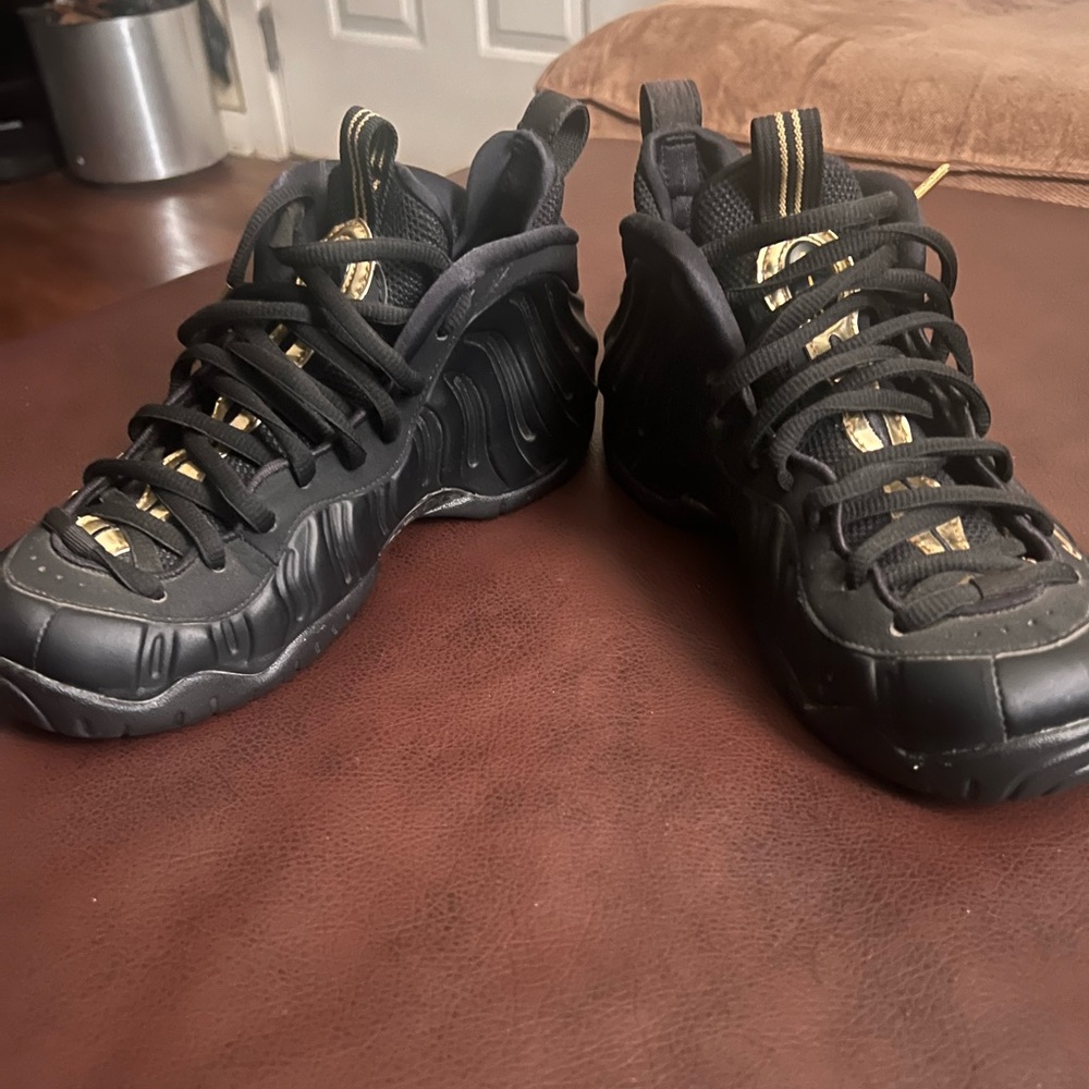 Nike Foamposite Sneakers in Black and Gold - Picture 4 of 5